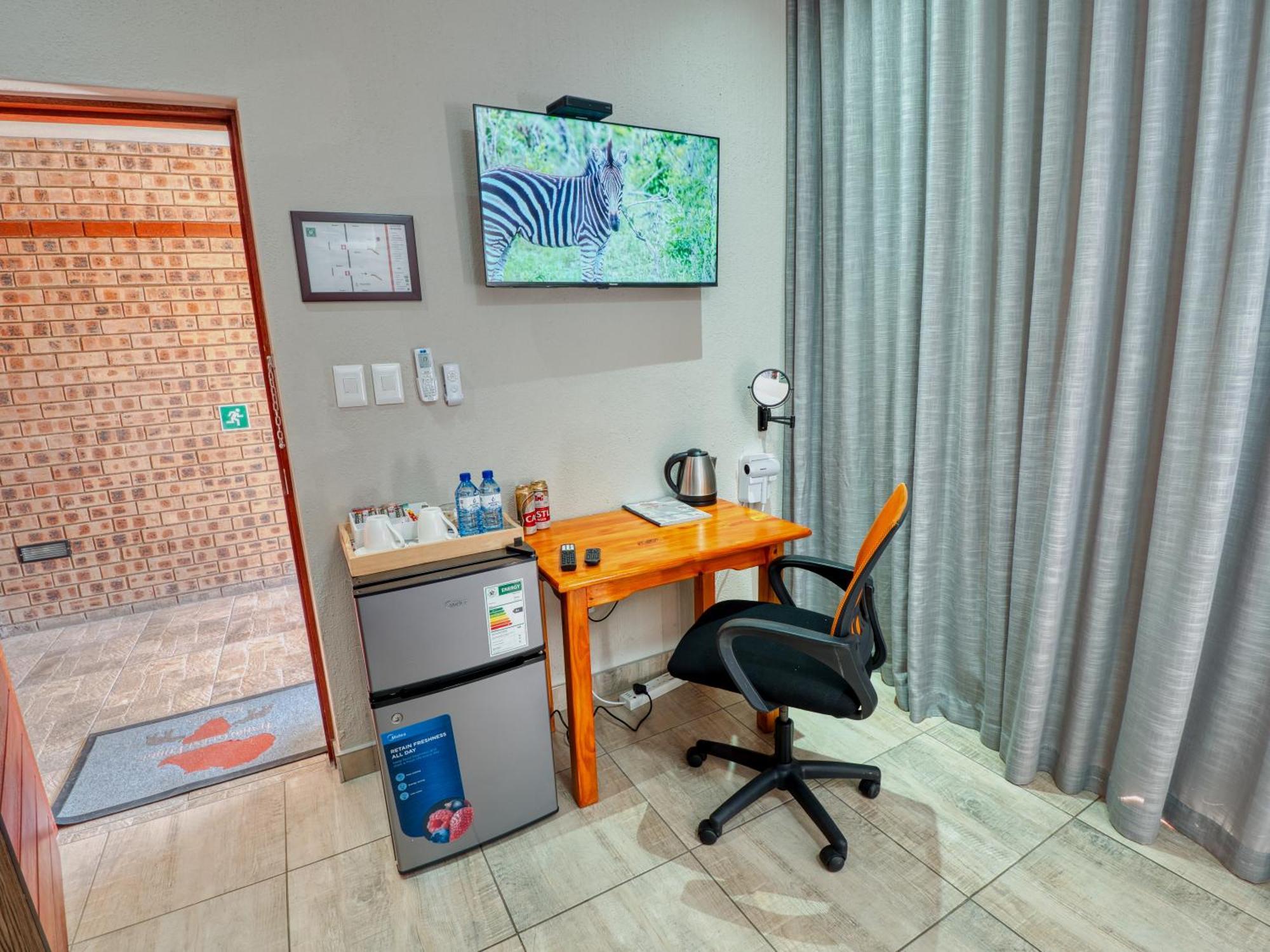 Tembo Guest Lodge Хейзивью Экстерьер фото