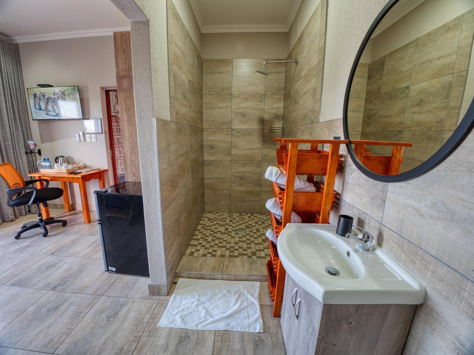 Tembo Guest Lodge Хейзивью Экстерьер фото